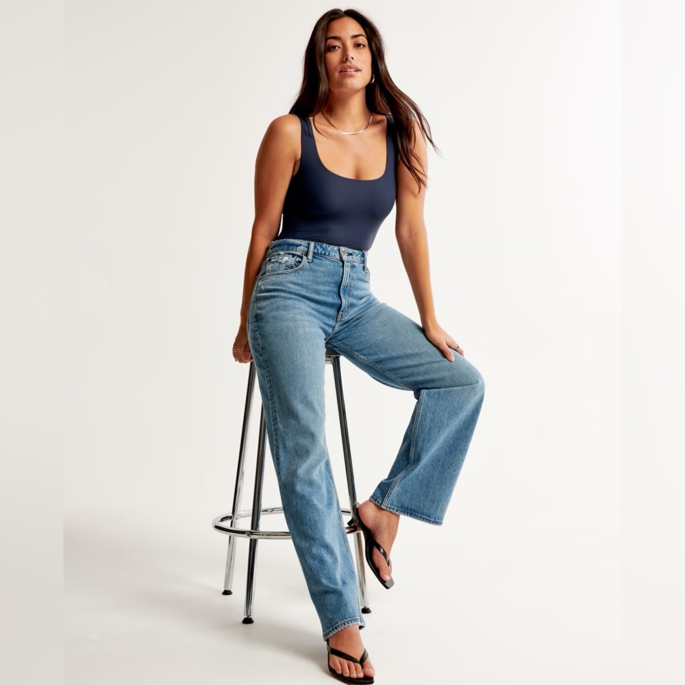 Abercrombie & Fitch Curve Love High Rise 90s Relaxed Jean